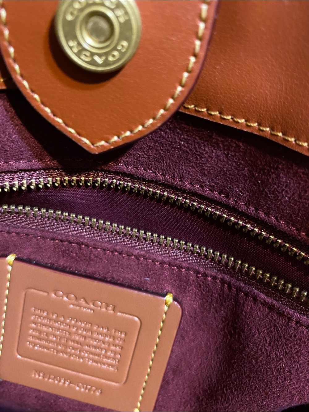 Coach Signature Field Tote - Picture 4 of 13